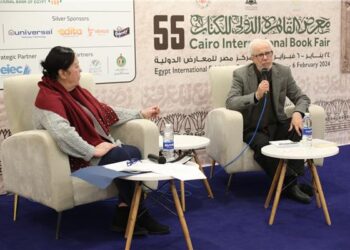 القاهرة … لقاء فكري مع الكاتب والشاعر المغربي الكبير محمد بنيس