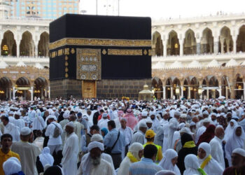 عدد المعتمرين وصل إلى 13.55 مليون معتمر في عام 2023