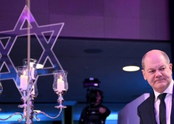 مثقفون عالميون: قاطعوا ألمانيا المنحازة لإسرائيل