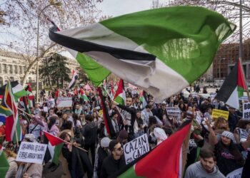 20 ألف متظاهر في مدريد يطالبون بوقف “الإبادة الجماعية” في غزة