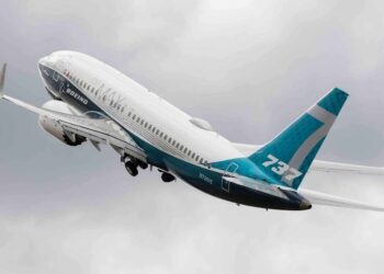 الأمر بفحص طائرات بوينغ 737 ماكس 9 ومنعها من التحليق