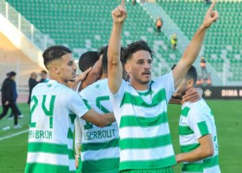 فريق مولودية وجدة يواصل صحوته ويفوز بميدانه على الفتح الرباطي (2-1)
