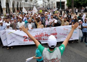 المتصرفون يشهرون ورقة التصعيد في وجه الحكومة