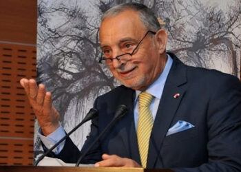 شهادات تشيد بمسار برادة و محتات الرقاص يرصد سيرة صاحب شغف و إرادة