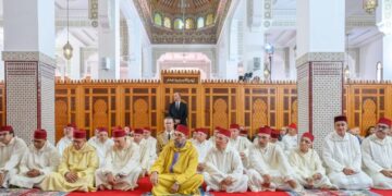 أمير المؤمنين يؤدي صلاة الجمعة بمسجد صاحب السمو الملكي ولي العهد الأمير مولاي الحسن بسلا