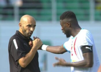 الركراكي ينفي توجيه إهانات عنصرية للاعب الكونغو
