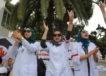 بعد الأساتذة.. الممرضين يخرجون للاحتجاج