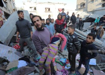 استشهاد 50 فلسطيني بنيران إسرائيلية تجمعوا للحصول على مساعدات