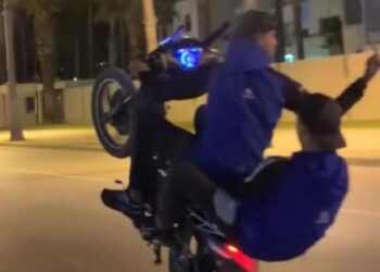توقيف شخصين واحد قاصر بطنجة بتهمة سياقة استعراضية