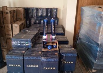 حيازة وترويج 150.400 عبوة من غاز “بروتوكسيد الأزوت المخدر يقود 5 أشخاص للتوقيف ضمنهم أجنبي