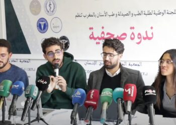 طلبة الطب يواجهون قرار نقطة “الصفر” بالمقاطعة والمزيد من الاحتجاج