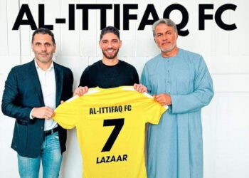 نادي الاتفاق الاماراتي يتعاقد مع الدولي المغربي أشرف لزعر