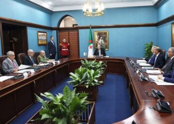 انتخابات رئاسية سابقة لأوانها في الجزائر