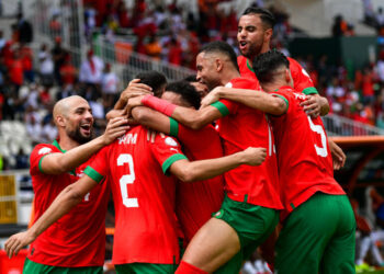 لاعب المنتخب المغربي يقترب من مجاورة نادي ليفربول الانجليزي ..