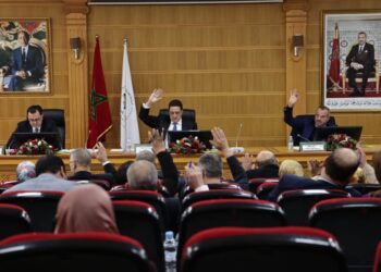 مستشارون ينتقدون شراء مجلس جهة طنجة شوكولاطة بـ 6 ملايين سنتيم