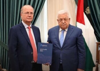 محمود عباس يعين الاقتصادي محمد مصطفى رئيسا للوزارء