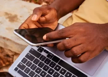 انقطاع الإنترنت في دول إفريقية بسبب تضرر أسلاك بحرية