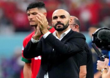 المدرب الوطني وليد الركراكي يعلن رغبته في ضم اللاعب نائل العيناوي للمنتخب المغربي
