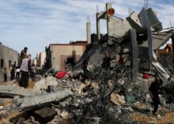وسط خان يونس تحول الى أنقاض … و”البكاء لا يجدي”