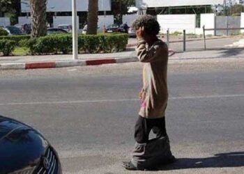مختل عقليا هدّد سلامة المواطنين وعرّض شرطيا لجرح بسكين