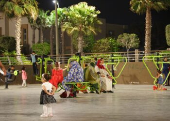 ليالي رمضان.. الساحات العمومية بالعيون، ملاذ الباحثين عن الاستجمام والترويح عن النفس