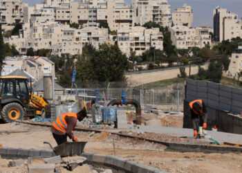 الشركات الإسرائيلية بحاجة للعمال الفلسطينيين بحسب رئيس غرف التجارة الثنائية