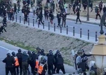 الحكم بالسجن على 24 مشجع عقب أحداث شغب مباراة الرجاء والمغرب التطواني..