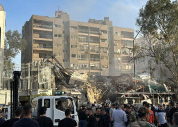 حرس الثوري الإيراني يعلن مقتل سبعة من عناصره بضربة إسرائيلية في دمشق