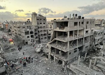 عاجل…غزة تتكبد خسارة تقد ر بـ18,5 مليار دولار في بنيتها التحتية