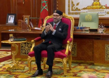 جلالة الملك يهنئ المنتخب المغربي لكرة القدم داخل القاعة بفوزه بكأس الأمم الأفريقية