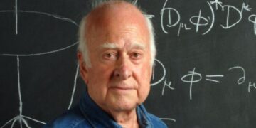 وفاة عالم الفيزياء البريطاني بيتر هيغز عن 94 عاما