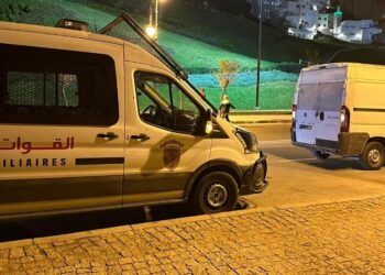 سلطات مرتيل تشرع في شن حملات ضد “المقاهي المتنقلة” بالكورنيش والجوانب