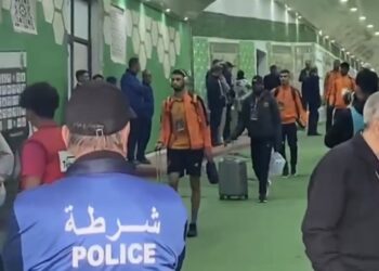 مراقب الكاف يؤكد  عدم قانونية الأقمصة الجديدة لنهضة بركان ويتجه نحو إلغاء اللقاء ..