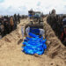 إخراج عشرات الجثث من مقبرة جماعية في مجم ع ناصر بغزة