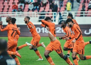 طاقم تحكيم كيني لقيادة قمة بركان والزمالك