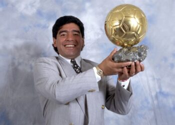 الكرة الذهبية لمارادونا من مونديال 1986 للبيع في مزاد بفرنسا