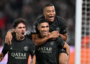 في مباراة بطولية للأسد أشرف حكيمي.. بروسيا دورتموند ينتزع فوزا صعبا من باريس..