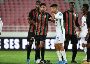 الصراع يشتد على درع البطولة بين المتصدر الجيش الملكي والمطارد الرجاء الرياضي