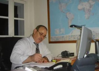 الموت يخطف الصحافي المغربي عبد الصادق بن عيسى