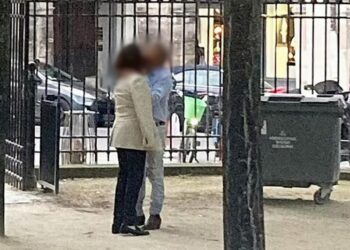 بنعلي تخرج عن صمتها بعد ضجة “قبلة باريس”