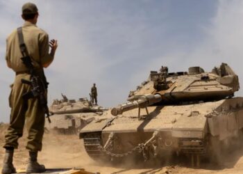 الجيش الإسرائيلي يقول إن عملية الإخلاء من شرق رفح تشمل نحو 100 ألف شخص