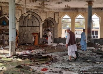 تنظيم داعش يتبنى الهجوم على مسجد شيعي في افغانستان