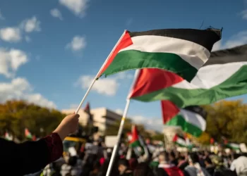 ثلاث دول أوروبية تعترف بدولة فلسطين وسط تجدد الدعوات للاعتراف