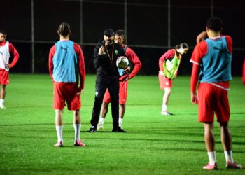 طارق السكتيوي يجهز المنتخب المغربي الأولمبي لمواجهة ودية امام بلجيكا