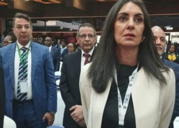 نادية فتاح تدق جرس افتتاح بورصة لندن