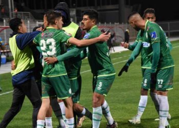 المدرب جوزيف زينباور يمنح لاعبي الرجاء الرياضي عطلة استثنائية بمناسبة عيد الأضحى