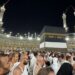 الحجاج يؤدون آخر المناسك في أول أيام عيد الأضحى