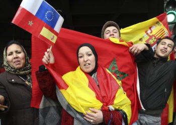 المغاربة يتصدرون قائمة المجنسين بإسبانيا سنة 2023