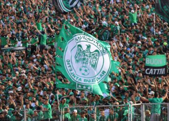 السلطات تمنع التنقل الجماعي لجمهور الرجاء إلى وجدة