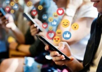 الإمارات .. إلزام “المؤثرين” بالحصول على رخصة مزاولة نشاط الدعاية والإعلان